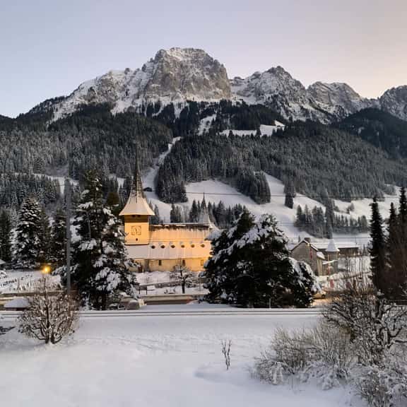 Gstaad - Cozy Spacious Flat Right in the Village - Image 1