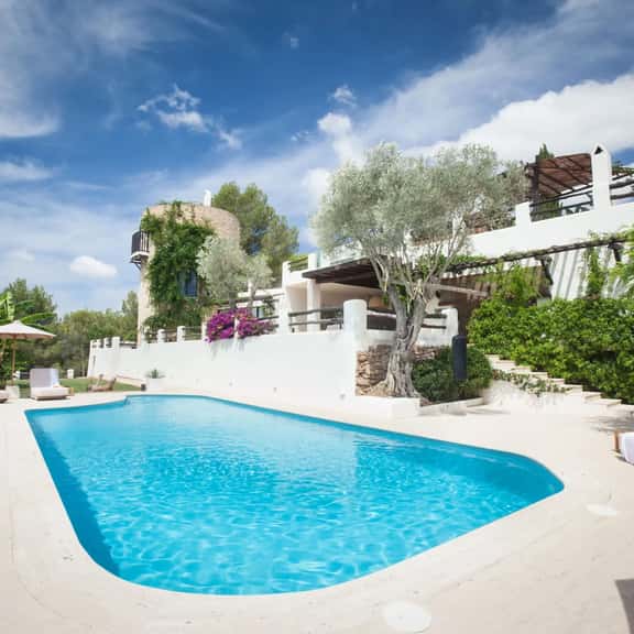 Elegant Rural Villa With Scenic Views - Image 1
