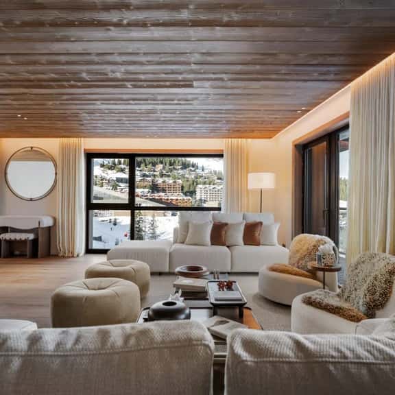 Spacious 3BR Alpine Retreat with Wellness - Image 1