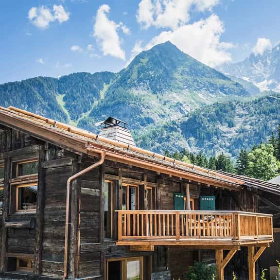 Mountain Chalet With Two Ensuite Bedrooms - Image 1