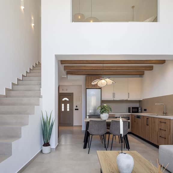 Peaceful Retreat With Panoramic Mountain View - Image 1