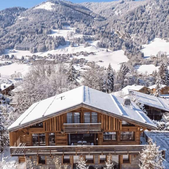 Elegant Alpine Chalet With Mountain Views - Image 1