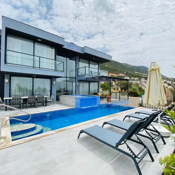 Panoramic Seaviews From Private Infinity Pool - Image 1