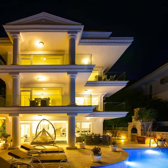 Panoramic Seaviews From Your Private Retreat - Image 1