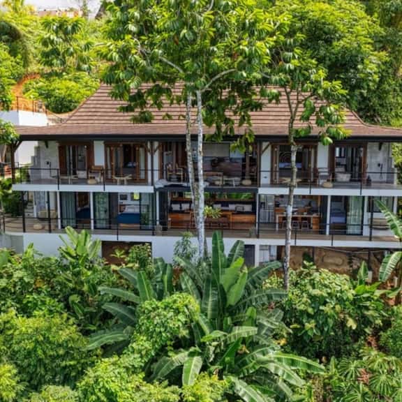 Spacious Villa With Eight Beautiful Bedrooms - Image 1