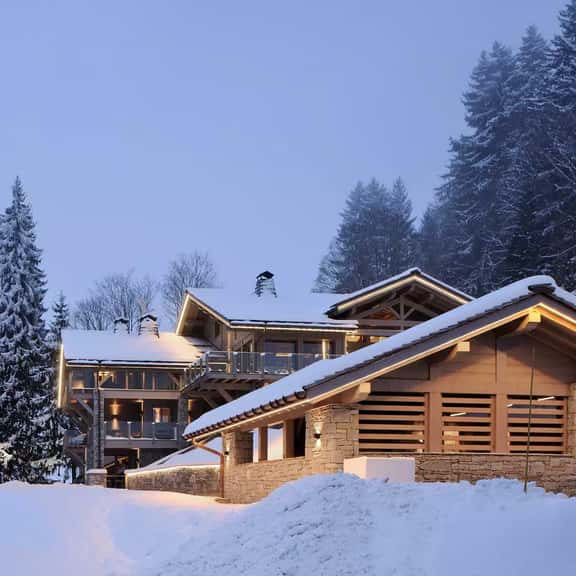 Luxury Group Retreat With Mountain Views - Image 1