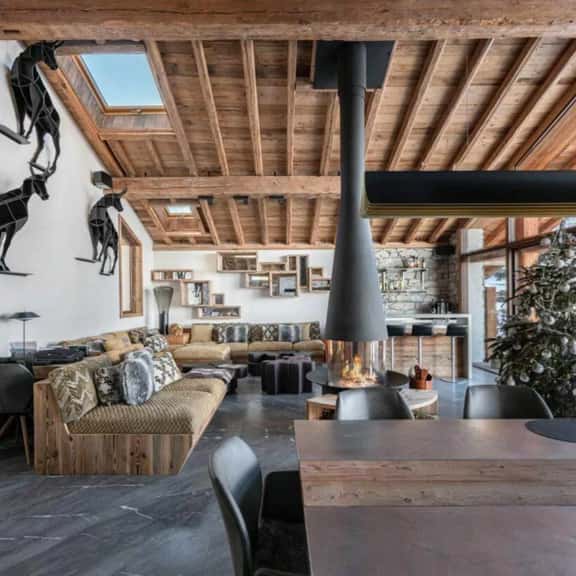 Spacious French Alps Chalet With Six En-Suite Bedr - Image 1