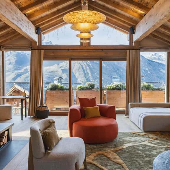 Alpine Chalet With Hot Tub And Terrace - Image 1