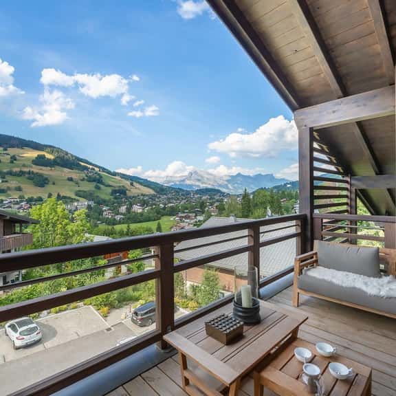 Elegant Family Escape in the Alps - Image 1