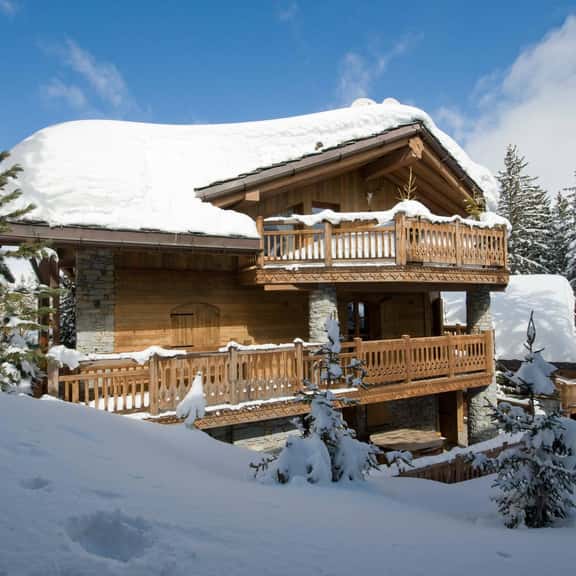 Charming Mountain Retreat with Private Jacuzzi - Image 1
