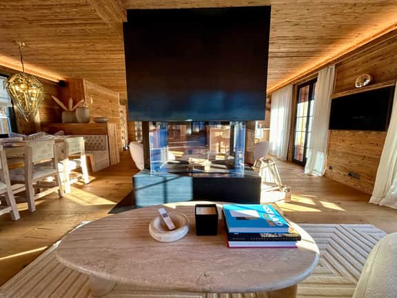 Alpine 3-Bedroom Chalet in Gstaad