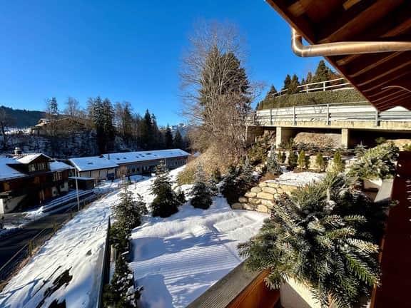 Alpine 3-Bedroom Chalet in Gstaad - Image 3