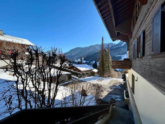 Beautiful Flat With Traditional Architecture - Image 2