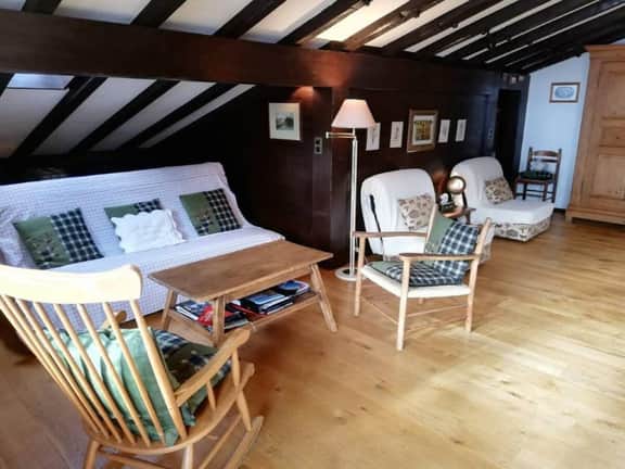 Central Location Cozy 3 BR Flat in Gstaad