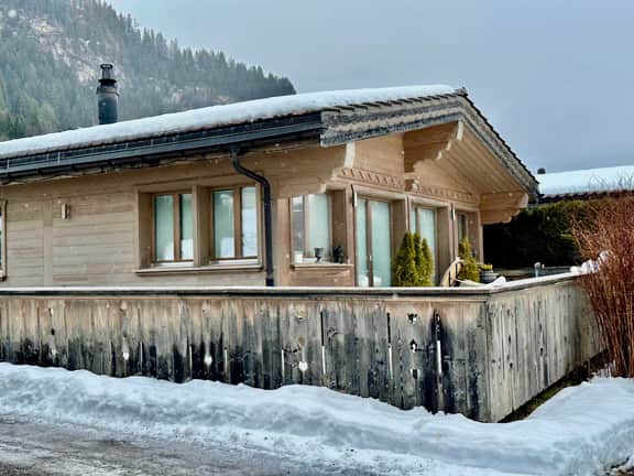 Cozy Scenic Family Chalet Gstaad & Glacier 3000