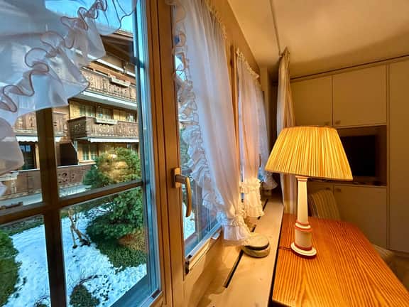 Gstaad Center Top Luxury Apartment 3 - Image 2