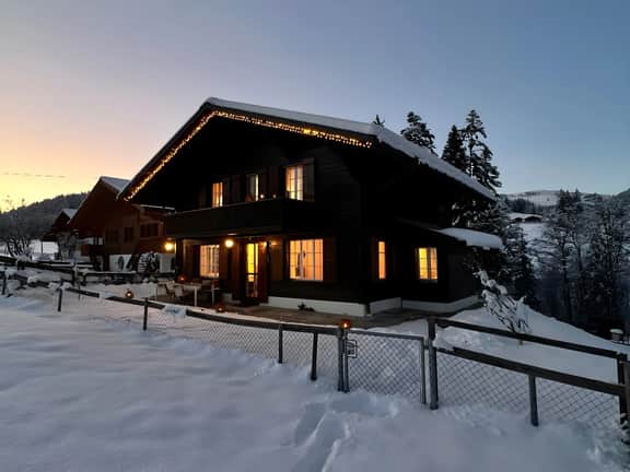 Lovely 4 Bedroom Chalet Great for Ski Holiday - Image 2