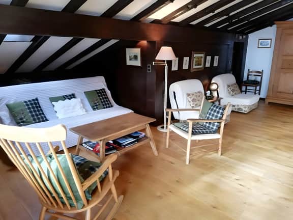 Central Location Cozy 3 BR Flat in Gstaad