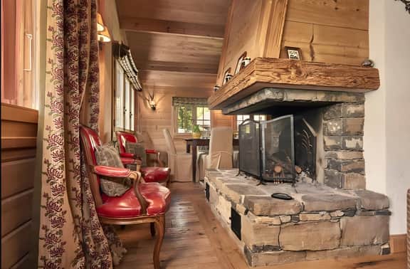 Exclusive, Charming 4 Bedroom Chalet near Gstaad