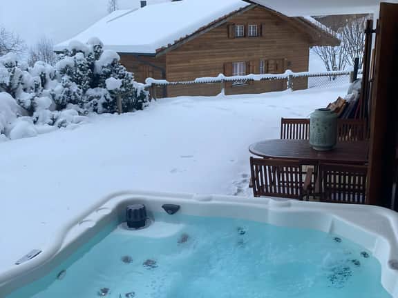 Luxurious Flat with Jacuzzi & Sauna