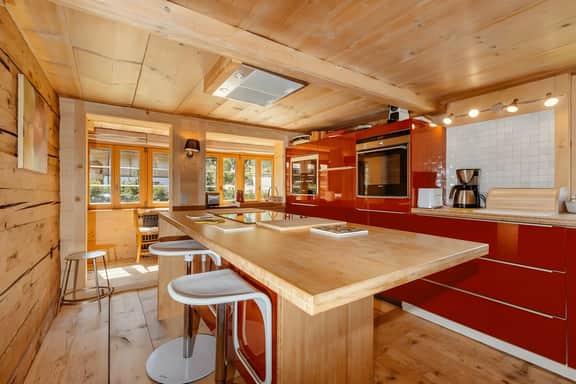 Authentic Designed Chalet right next to Gstaad
