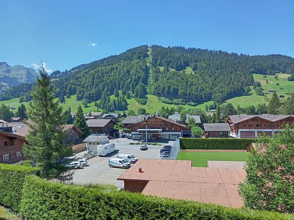 Minutes Walk from Gstaad Center - Great Apartment