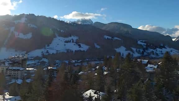Modern Chalet in Gstaad With Premium Amenities - Image 3