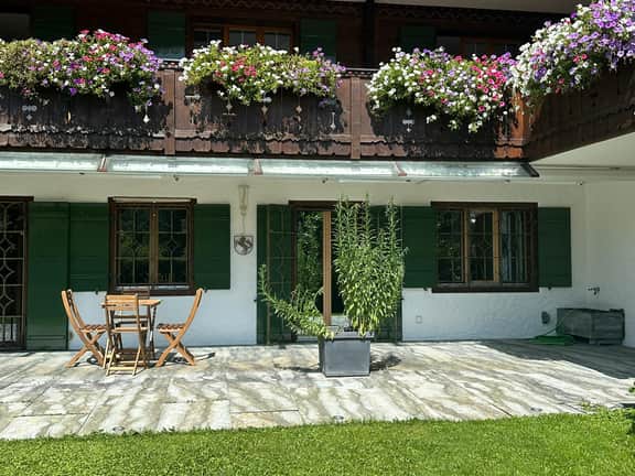 Park Hotel Residence Luxurious Garden Apartment