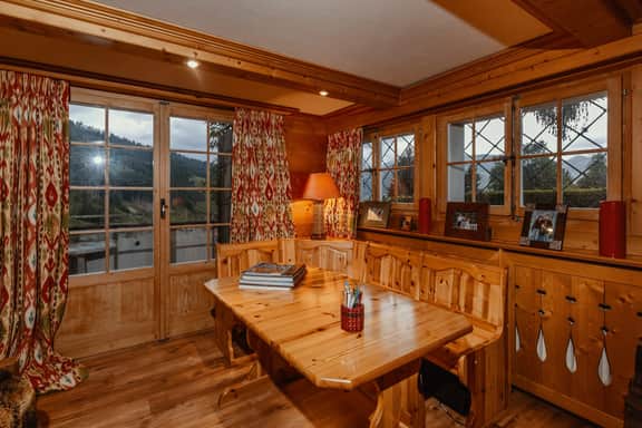 Ski in Ski out authentic Lux chalet on the Wispile