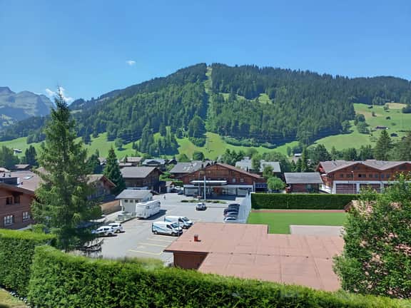 Minutes Walk from Gstaad Center - Great Apartment