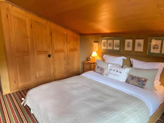 Super Luxury Chalet With Heated Pool And Sauna