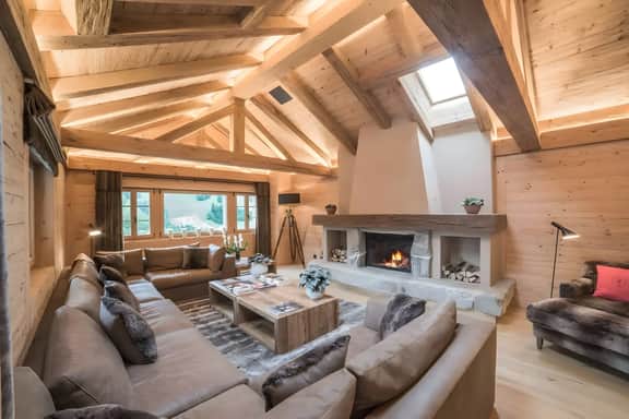 Super private Luxury Chalet with Hotel facilities