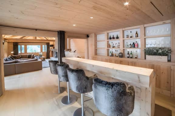 Super private Luxury Chalet with Hotel facilities