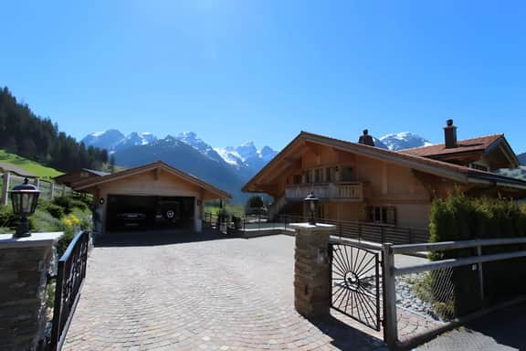 Mountain Top Chalet with fantastic views