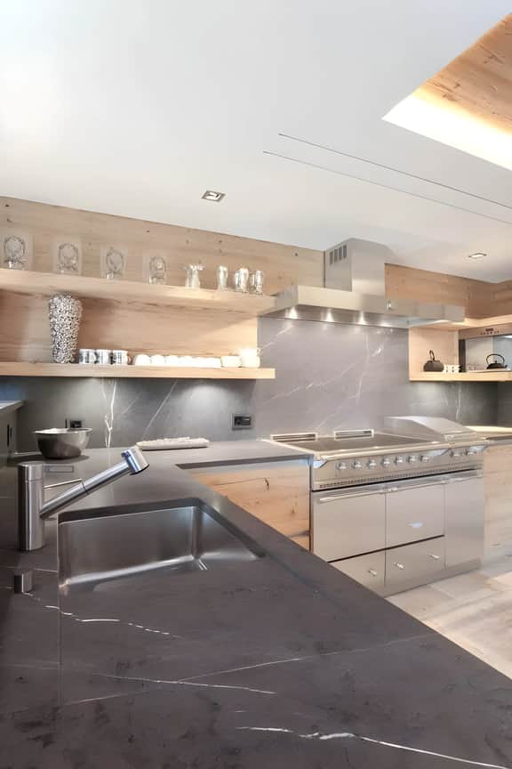Super Luxury Serviced Apartment next to Gstaad
