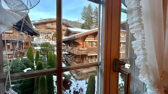 Super Luxurious Duplex Penthouse in Gstaad Center - Image 4