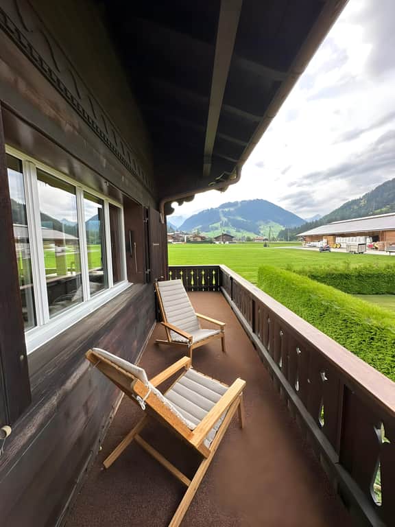 Alpine Haven 3-bedroom Chalet in Gstaad