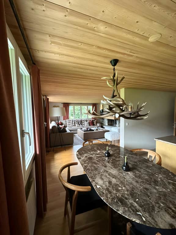 Alpine Haven 3-bedroom Chalet in Gstaad