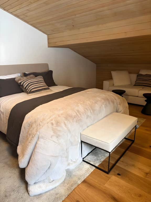 Elegant 1BR Rougemont Apartment