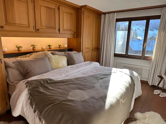Luxurious 4-Bedroom Chalet in Gstaad