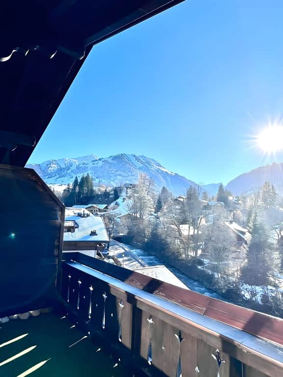 Luxurious 4-Bedroom Chalet in Gstaad - Image 2