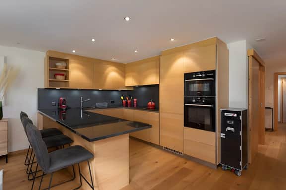 Delightfully Presented Flat with Amazing Views