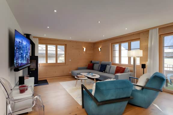 Delightfully Presented Flat with Amazing Views