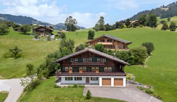 Swiss Peaks Haven with Unparalleled Views