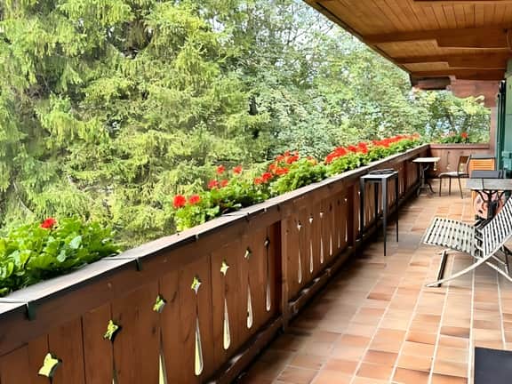 Serene Chalet With Shared Pool and Spa