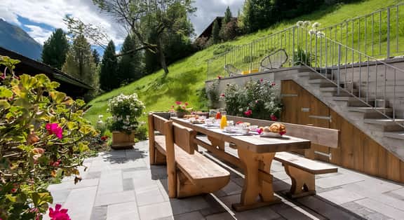 Marvelous Wooden Chalet with Warm Mountain Views