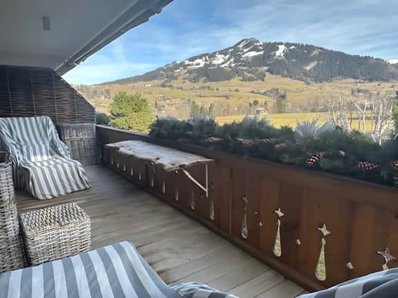 Warm And Spacious Chalet Surrounded By Greenery