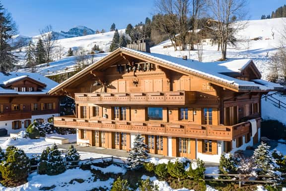 Alpine Luxury Flat in Rougemont - Image 2