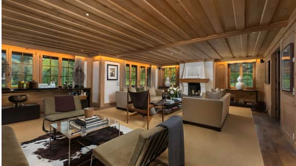 Luxurious 5 Bedroom Chalet With Modern Charm