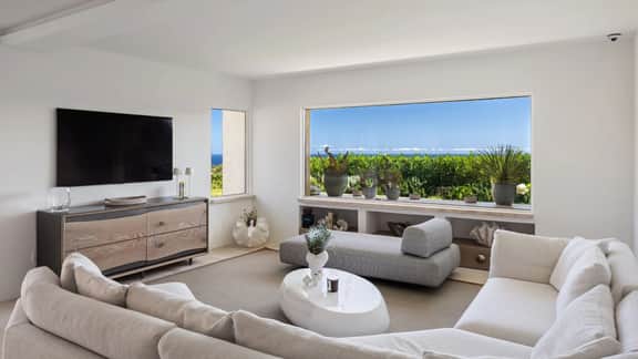 Coastal Living With Pool and Terraces